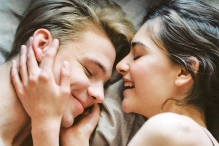 Kojim danima slobodne žene i one koje su u vezama najčešće imaju intimne odnose